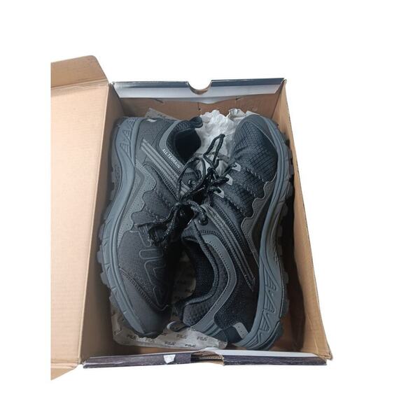 New in Box Fila Men\'s Blowout 19 Trail Running Shoe Black SZ 11